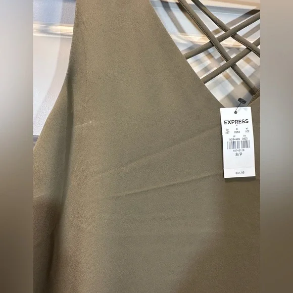 Express Olive Green Criss-Cross Tank Top, Women’s S - NWT - Picture 3 of 5